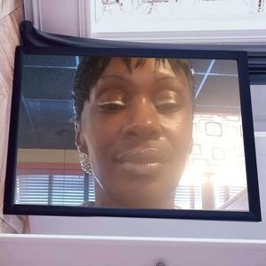 Meet your Posher, Ingrid